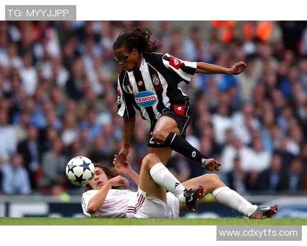 女明星与足球明星的浪漫情缘背后隐藏着怎样的故事与情感交织